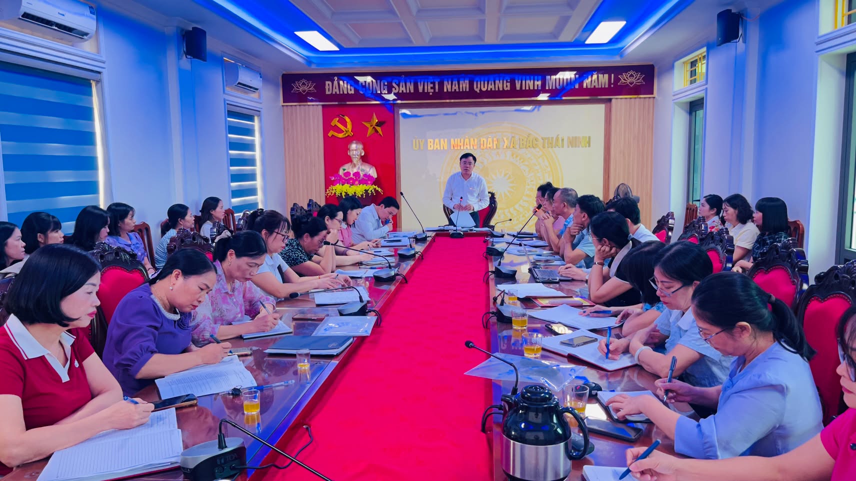 UBND XÃ BẮC THÁI NINH TỔ CHỨC HỘI NGHỊ TRIỂN KHAI MỘT SỐ NHIỆM VỤ TRỌNG TÂM NĂM HỌC 2026–2027